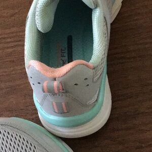 Sketchers Ladies Size .8 1/2 Medium Width